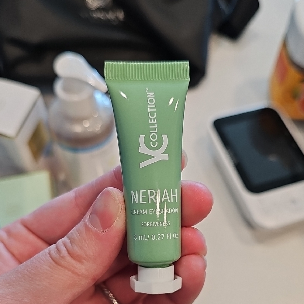 IC COLLECTION Neriah Cream Eyeshadow - Green
